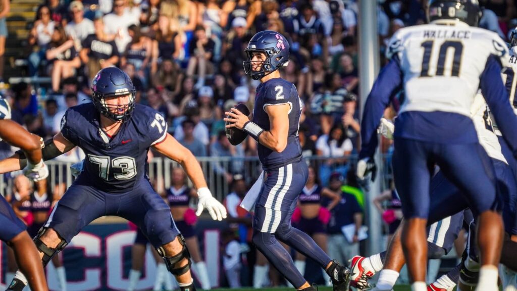 UConn Huskies QB